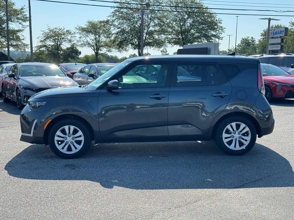 Certified 2025 Kia Soul LX FWD image 6