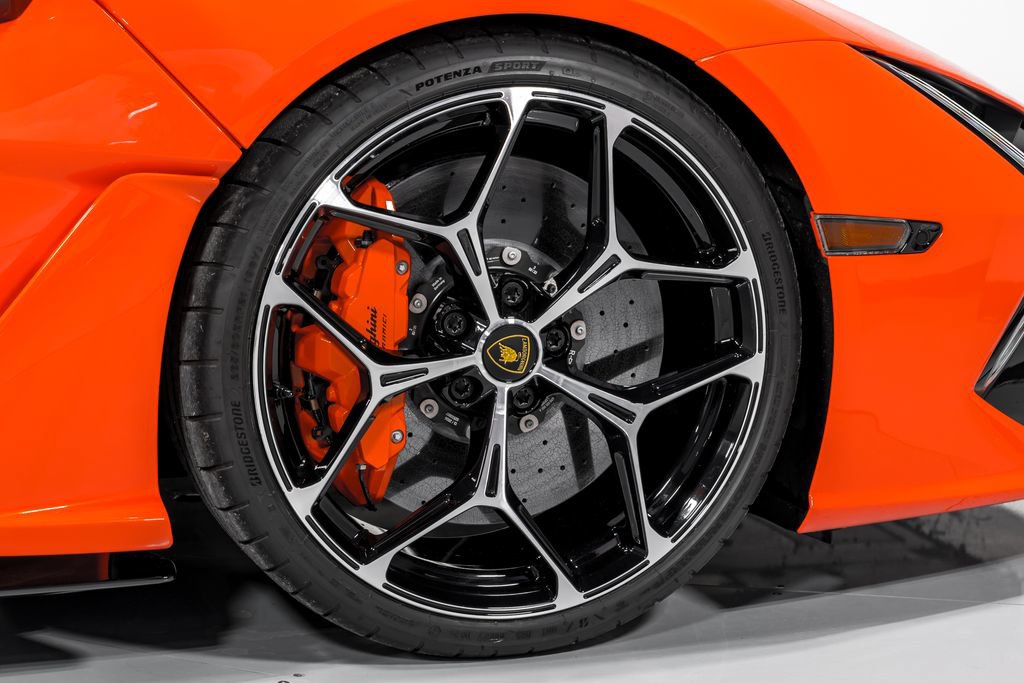 Used 2024 Lamborghini Revuelto AWD/4WD image 45