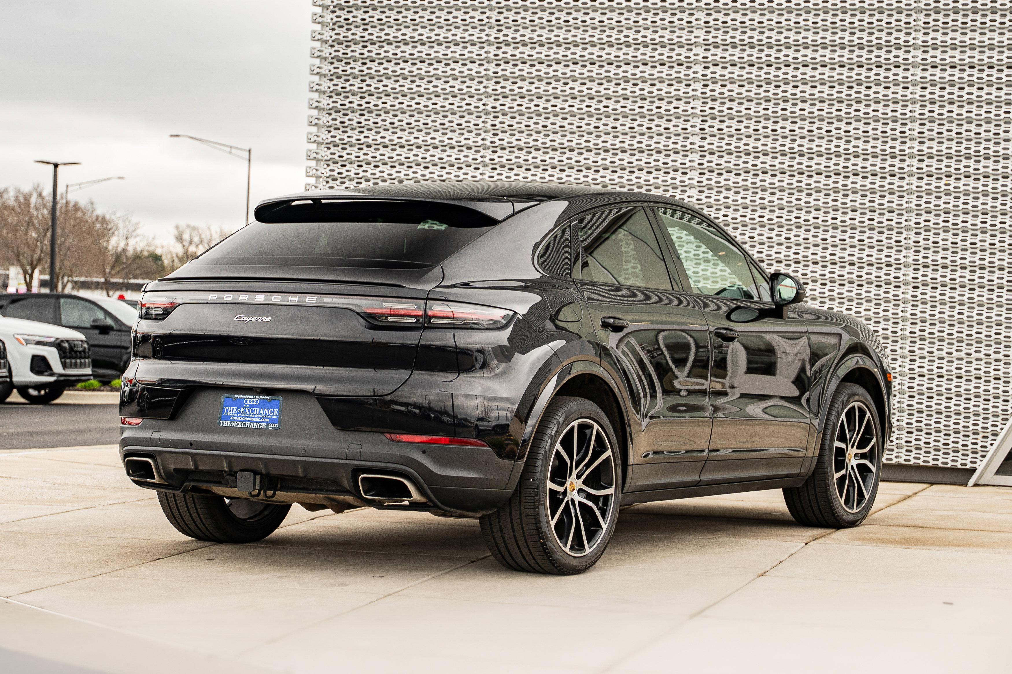 Used 2021 Porsche Cayenne Coupe AWD/4WD image 4