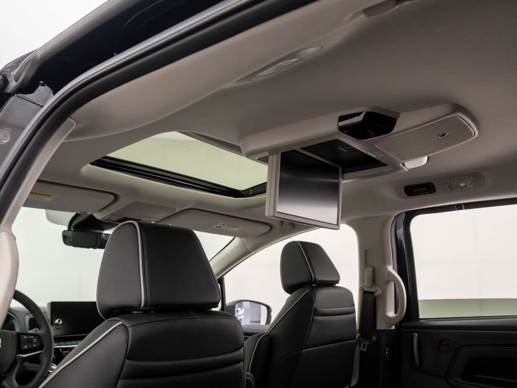 New 2026 Honda Odyssey Touring image 13