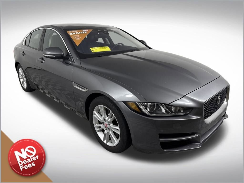 Used 2017 Jaguar XE Premium image 1