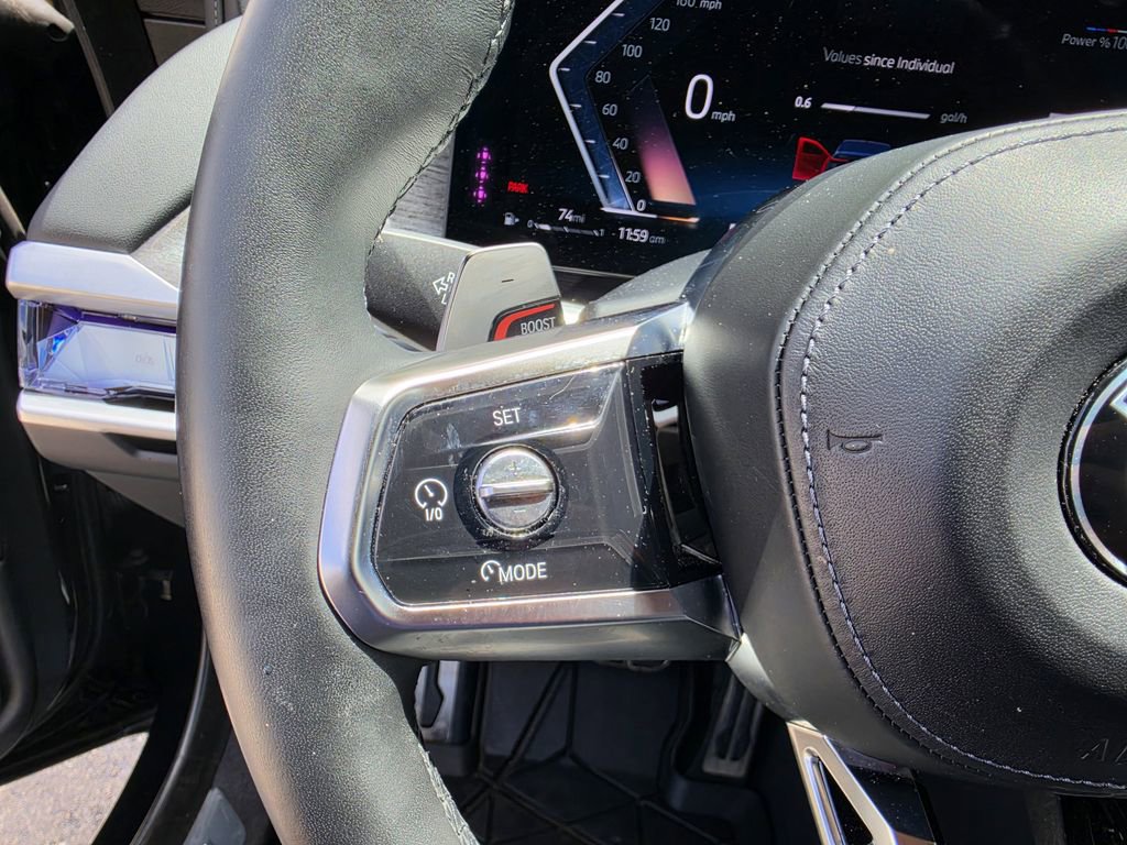 Used 2023 BMW 760i xDrive w/ Executive Package image 27