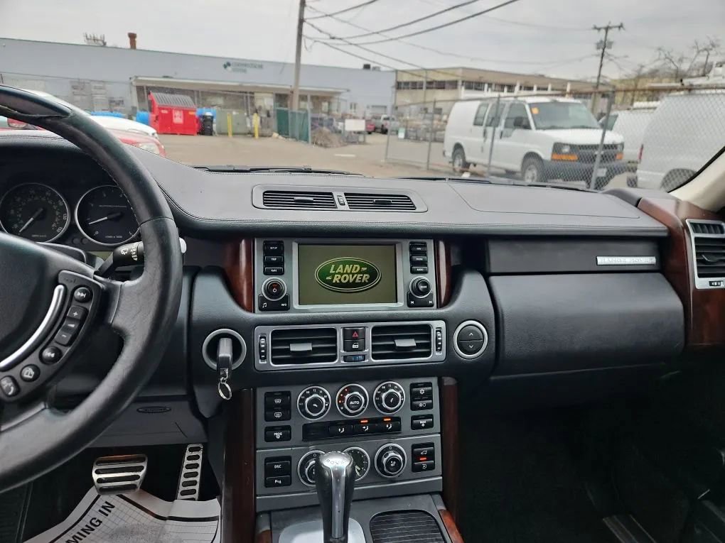 Used 2008 Land Rover Range Rover Supercharged AWD/4WD image 12
