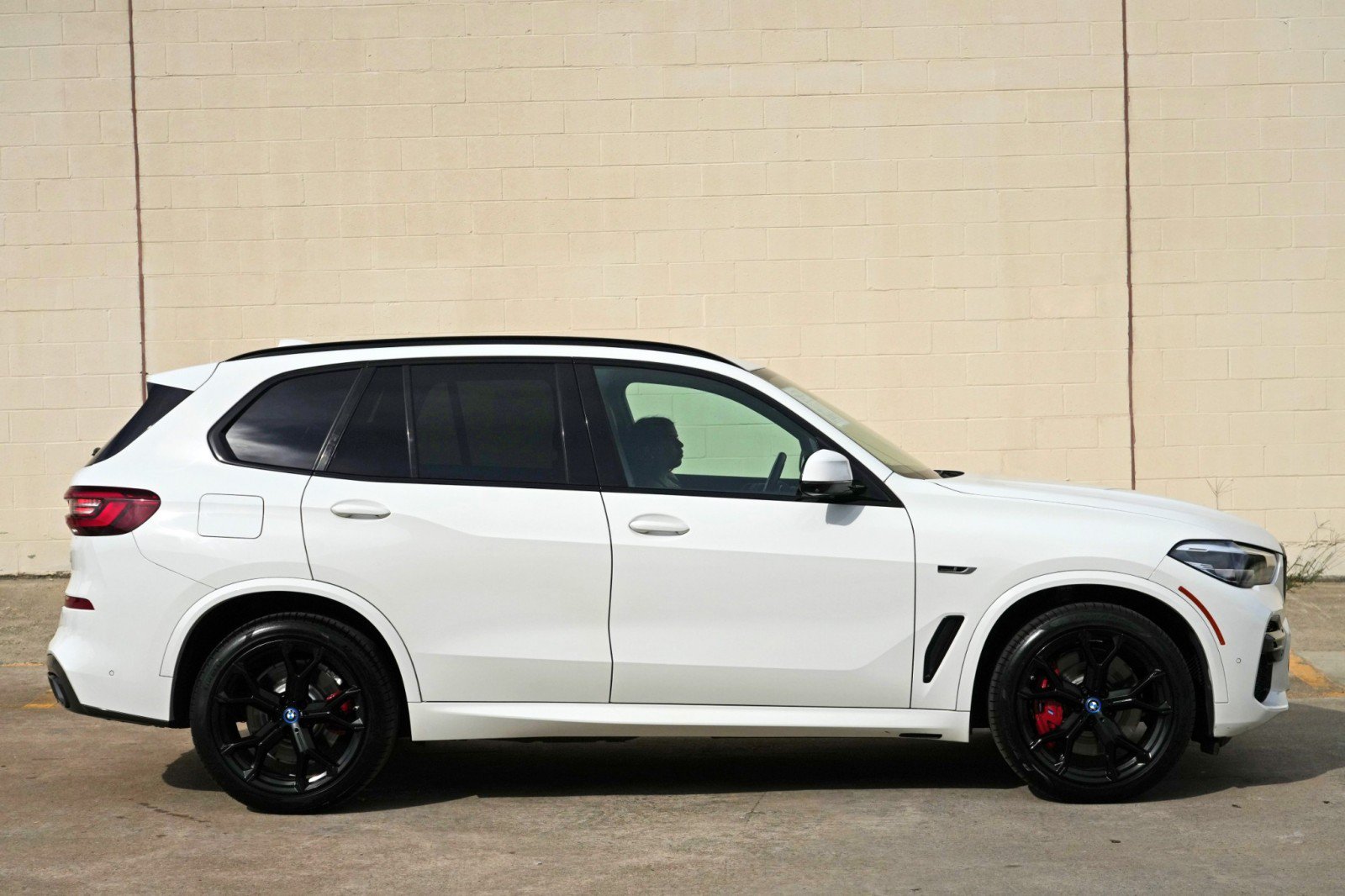Used 2022 BMW X5 xDrive45e w/ M Sport Package AWD/4WD image 59