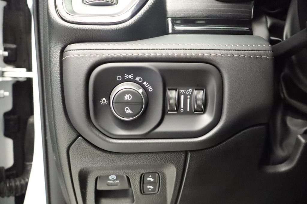Used 2023 RAM 1500 Limited AWD/4WD image 37