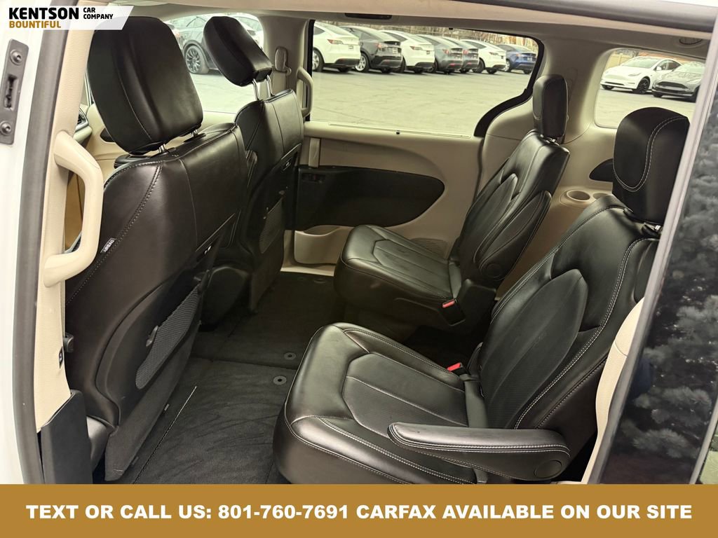 Used 2024 Chrysler Pacifica Touring-L image 31