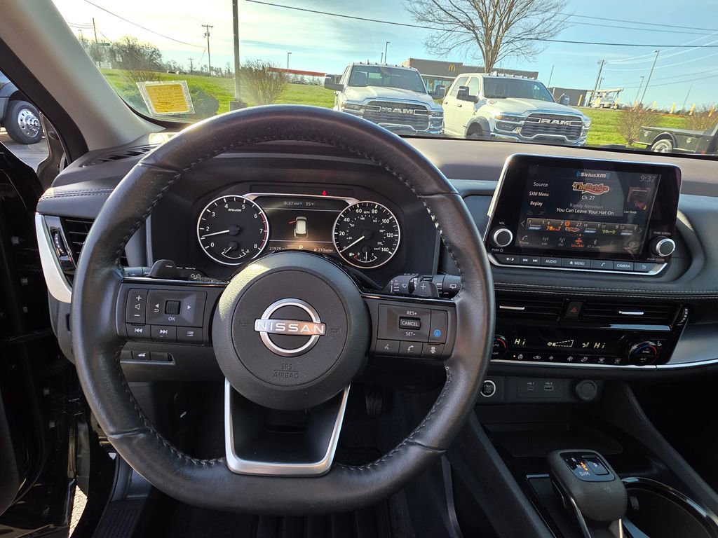 Used 2023 Nissan Rogue SV w/ SV Premium Package image 15