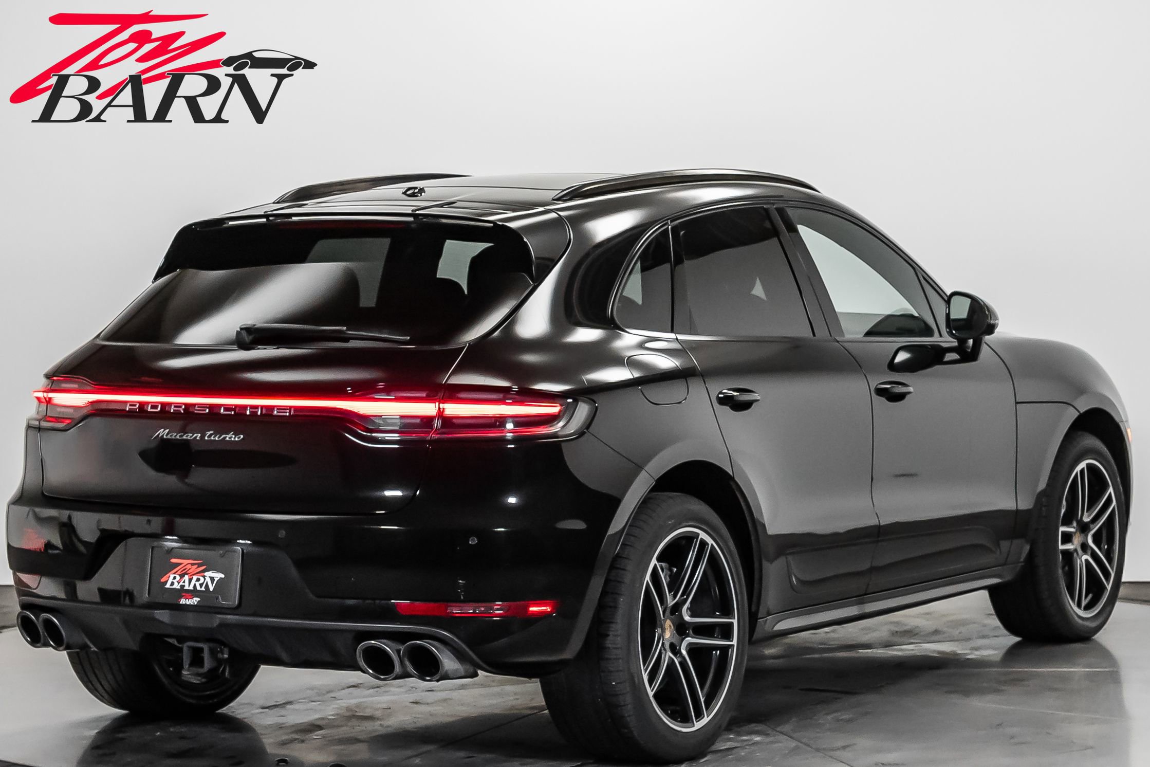 Used 2020 Porsche Macan Turbo image 5