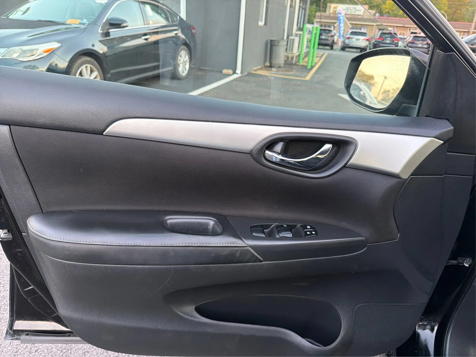 Used 2018 Nissan Sentra S w/ S Midnight Style Package FWD image 19