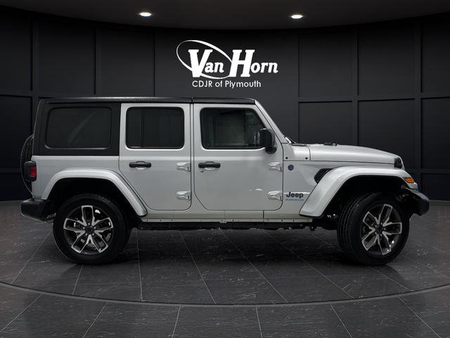 Used 2024 Jeep Wrangler Unlimited image 2