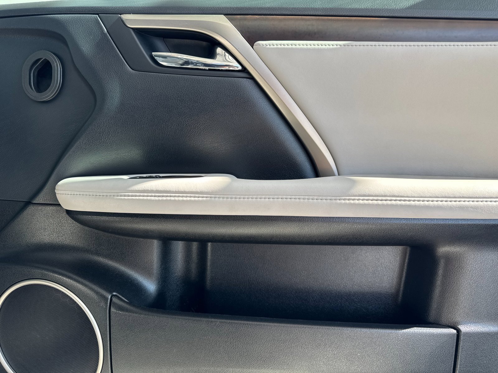 Used 2022 Lexus RX 450h AWD w/ Premium Package image 19