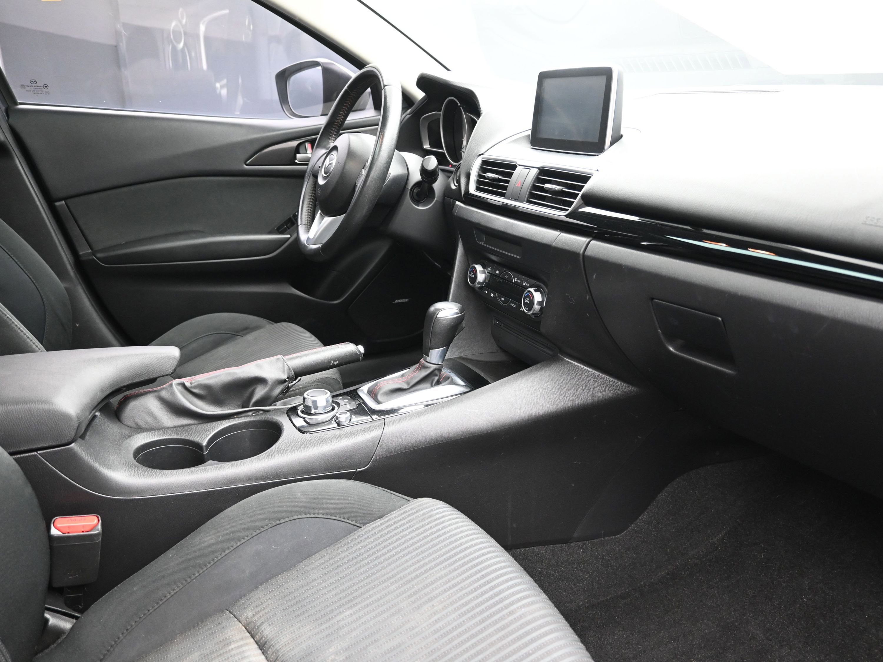 Used 2015 MAZDA MAZDA3 i Touring w/ Technology Package FWD image 25