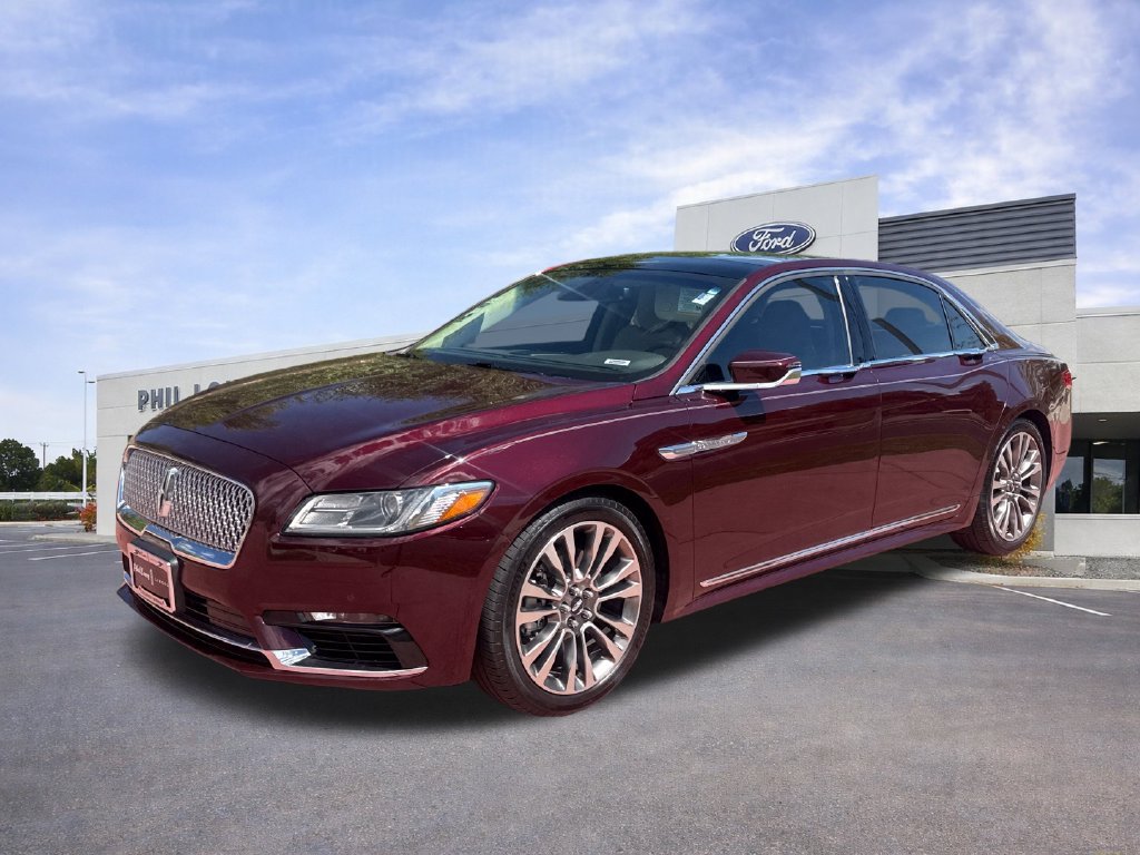 Used 2017 Lincoln Continental Select w/ Climate Package AWD/4WD image 3