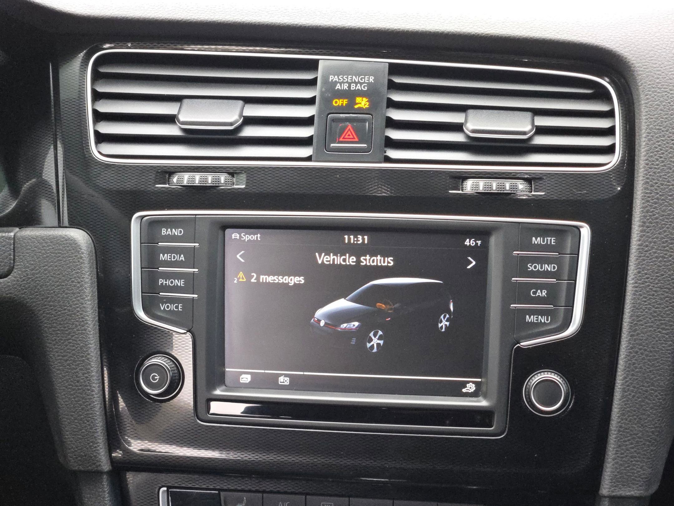 Used 2017 Volkswagen GTI SE image 16