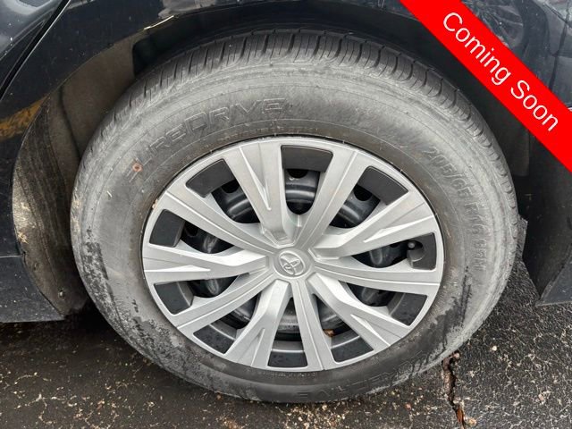 Used 2019 Toyota Camry LE image 7