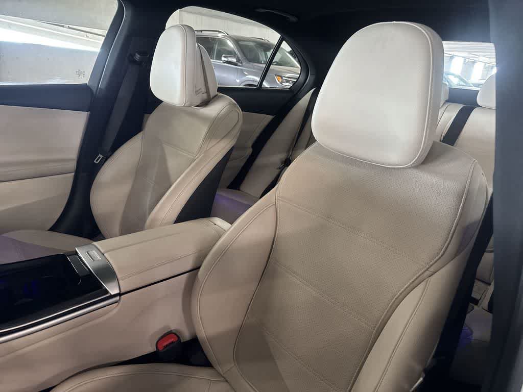 Used 2025 Mercedes-Benz C 300 Sedan image 13