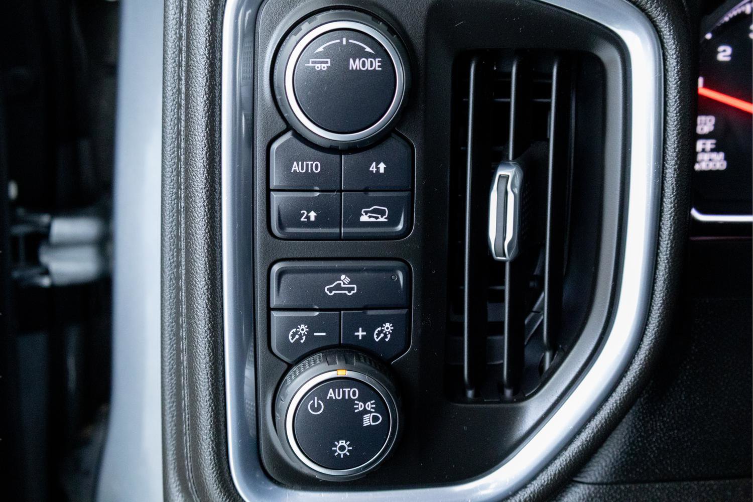 Used 2022 Chevrolet Silverado 1500 LT image 23