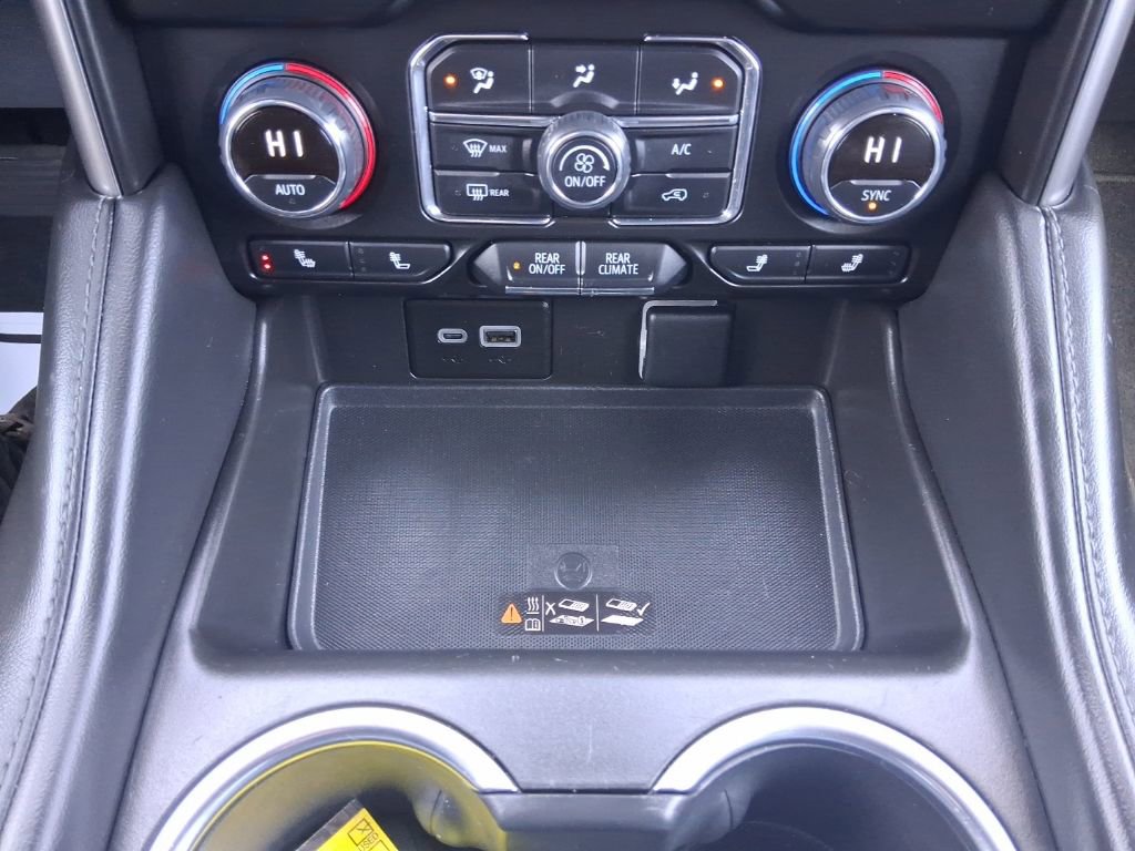Used 2024 Chevrolet Suburban LT AWD/4WD image 26
