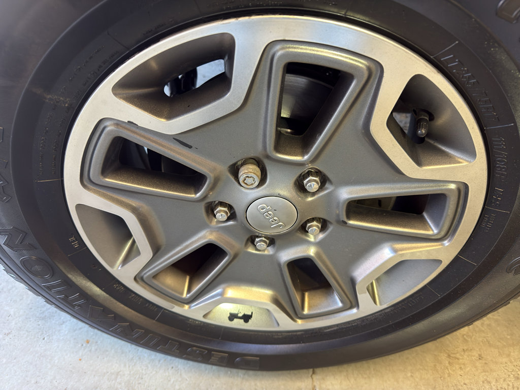 Used 2015 Jeep Wrangler Rubicon w/ Dual Top Group image 28