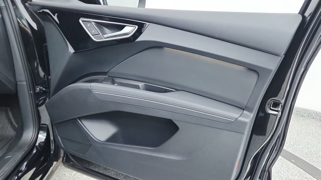 Used 2024 Audi Q4 e-tron Premium w/ Convenience Package image 23