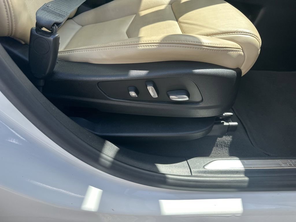 Used 2019 Cadillac XT5 Luxury w/ Advanced Security Package FWD image 31