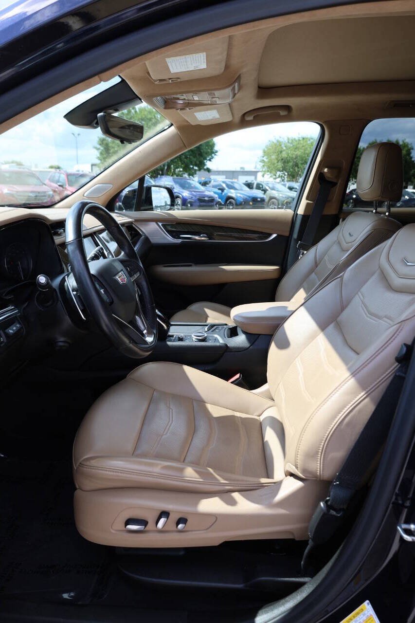 Used 2021 Cadillac XT6 Sport w/ Platinum Package AWD/4WD image 13