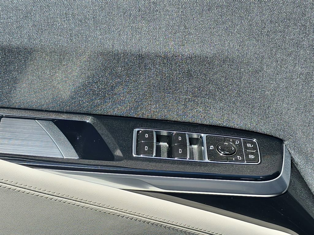 Used 2025 Cadillac Escalade V AWD/4WD image 33