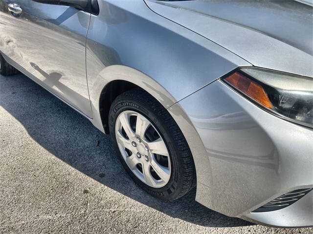 Used 2016 Toyota Corolla L image 31