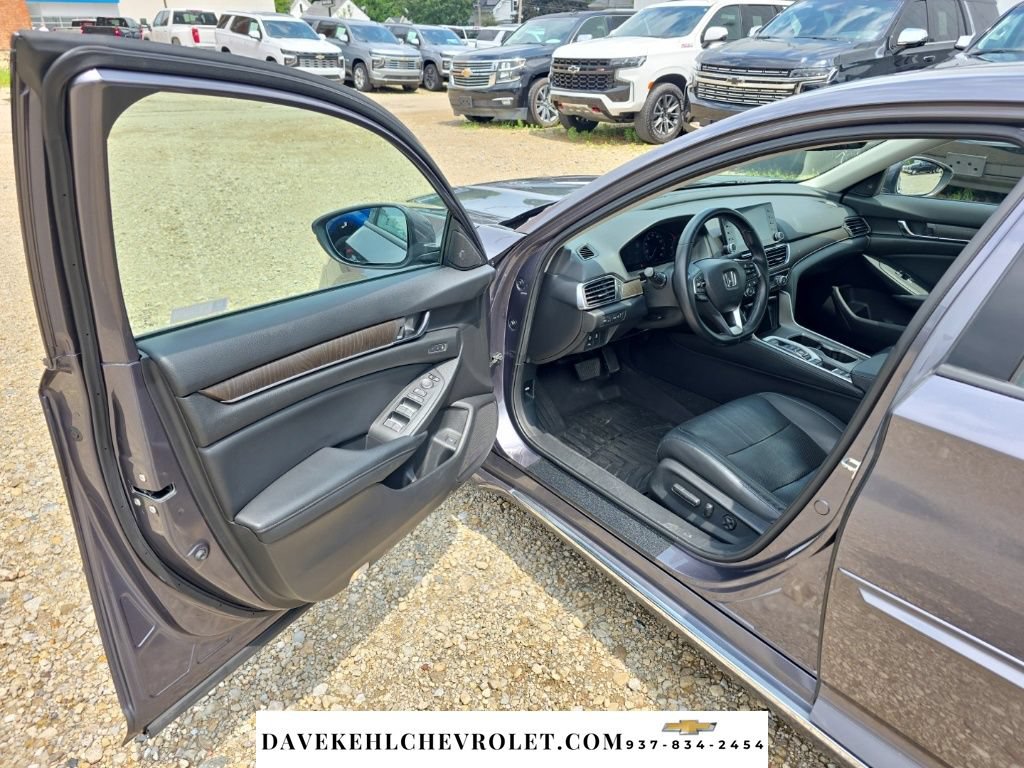 Used 2018 Honda Accord Touring image 9