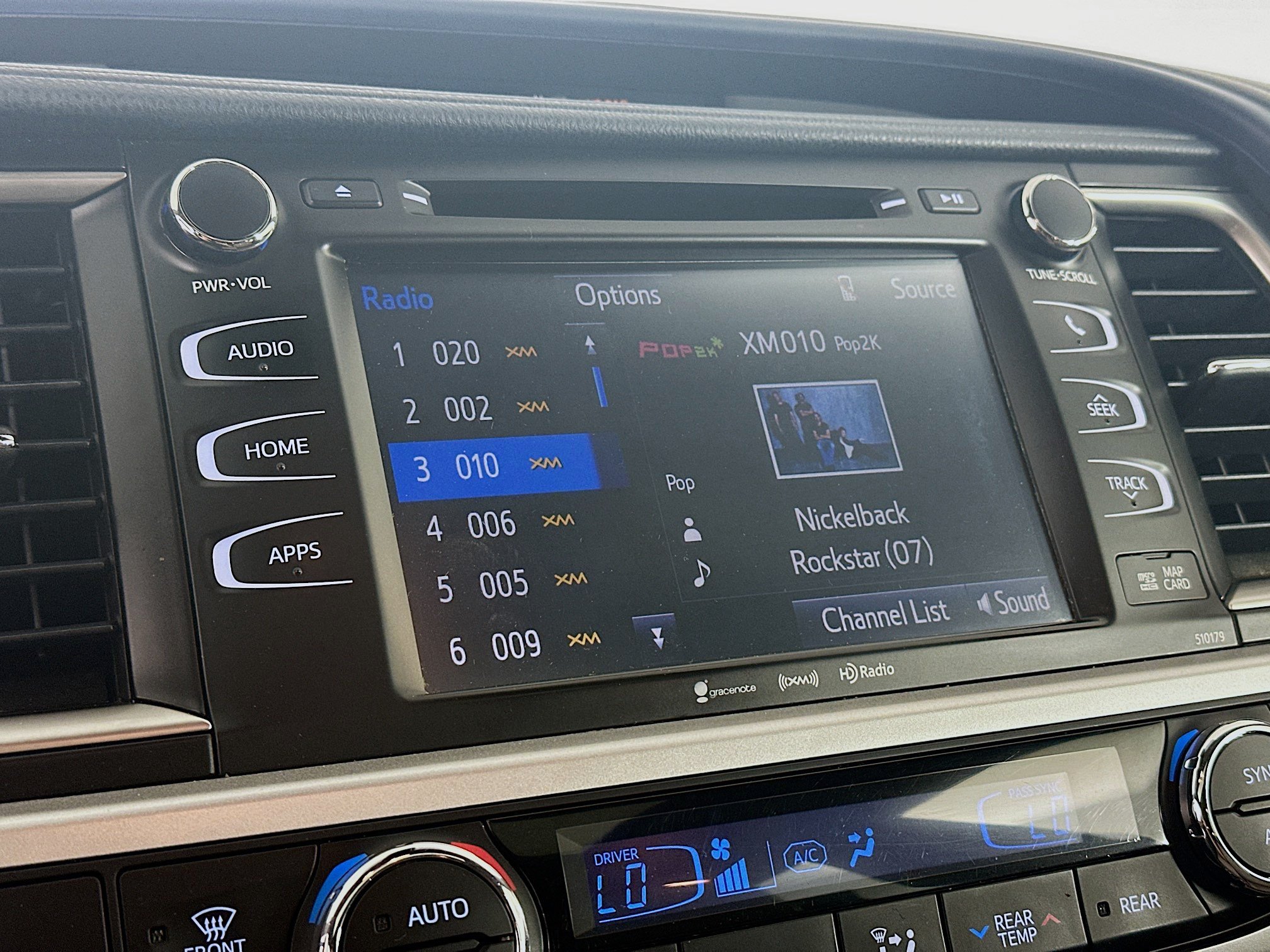 Used 2018 Toyota Highlander XLE FWD image 21