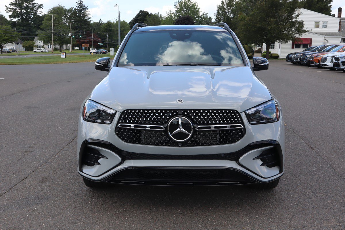 Used 2026 Mercedes-Benz GLE 580 4MATIC w/ Driver Assistance Package image 2