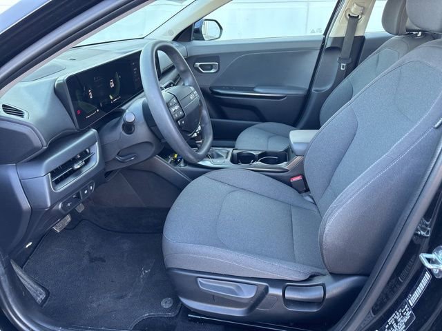 Used 2025 Kia K4 LXS image 11
