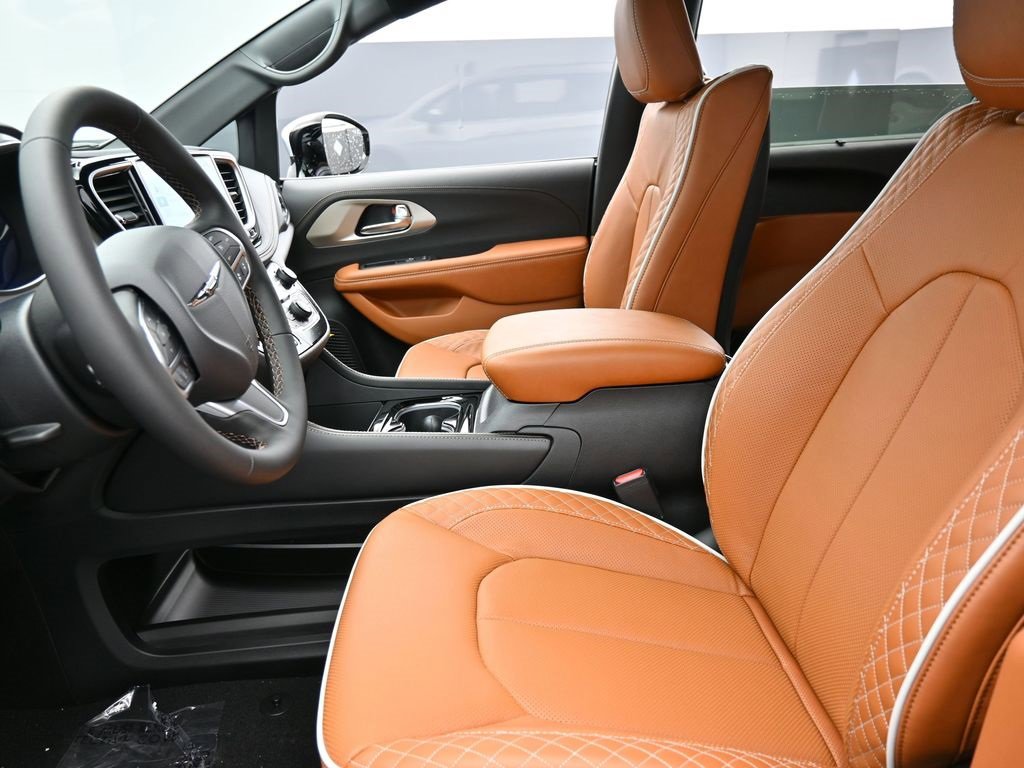 New 2026 Chrysler Pacifica Pinnacle image 12