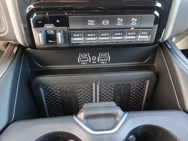 New 2027 RAM 5500 4x4 Crew Cab w/ Laramie Trim Package image 39
