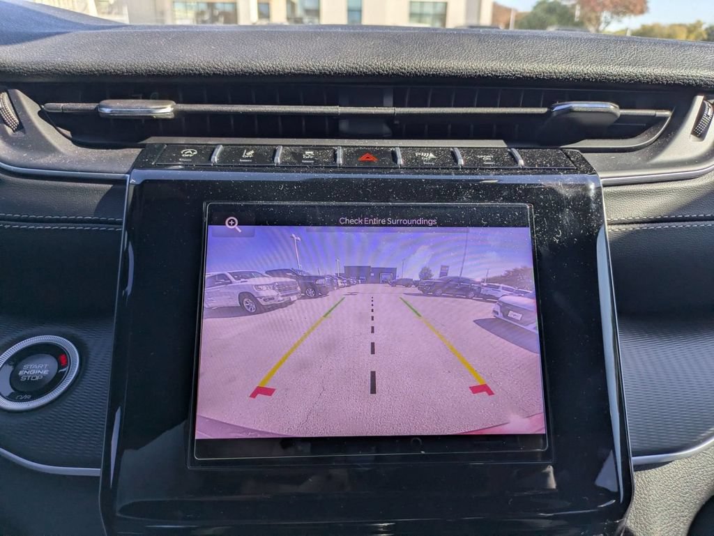 Used 2025 Jeep Grand Cherokee Laredo X RWD image 9
