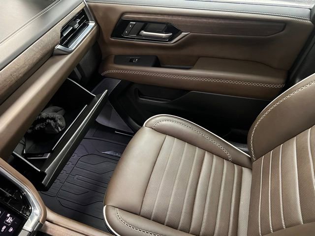Used 2025 GMC Yukon Denali Ultimate w/ LPO, Floor Liner Package AWD/4WD image 39