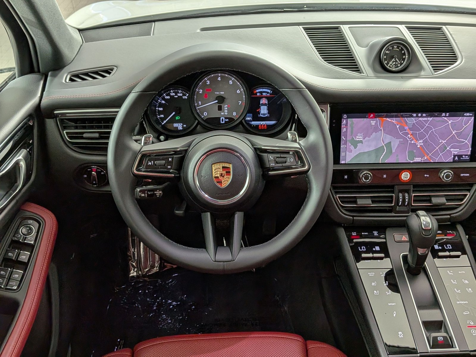 Certified 2025 Porsche Macan S AWD/4WD image 15
