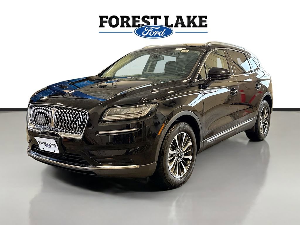 Used 2023 Lincoln Nautilus AWD w/ Premium Package image 3