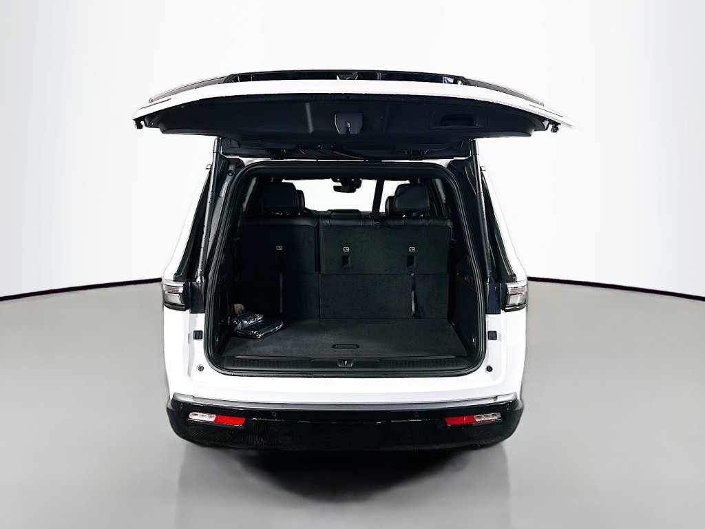 New 2026 Jeep Grand Wagoneer 2WD image 16