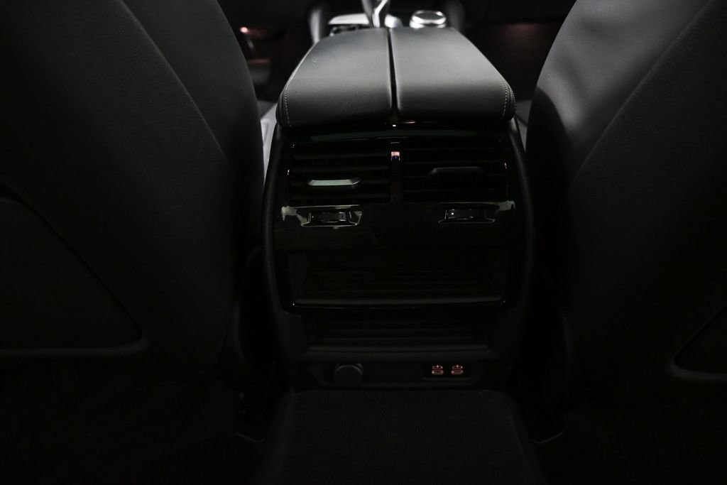 Used 2022 BMW 540i w/ Premium Package image 17