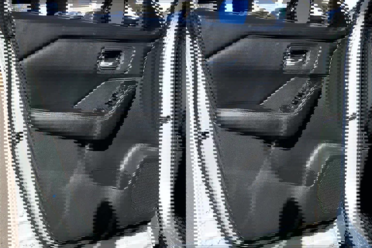 Used 2024 Nissan Rogue SV image 21