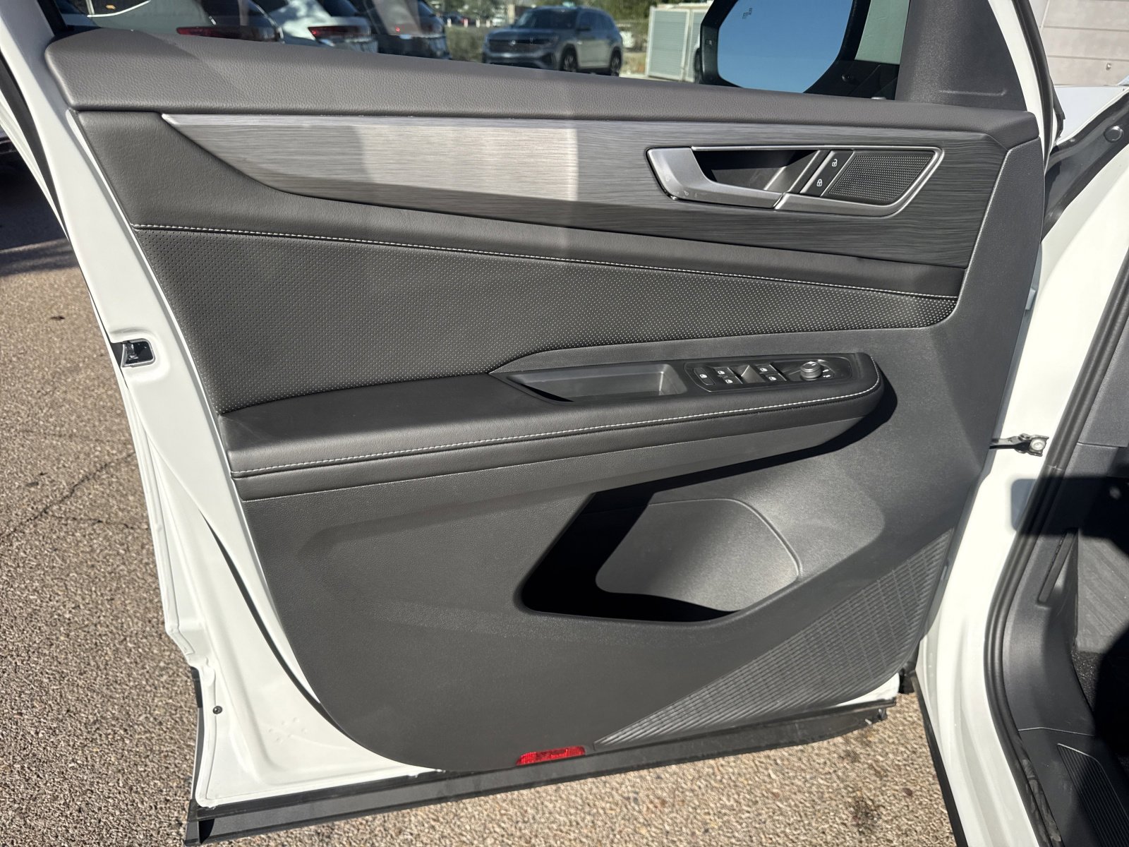 New 2026 Volkswagen Atlas Cross Sport SE image 11