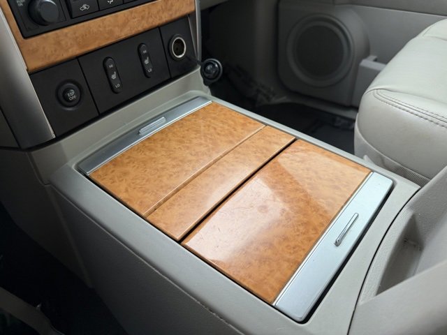 Used 2008 Chrysler Aspen Limited image 22