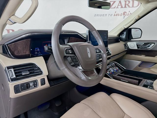 Used 2022 Lincoln Navigator Reserve AWD/4WD image 11