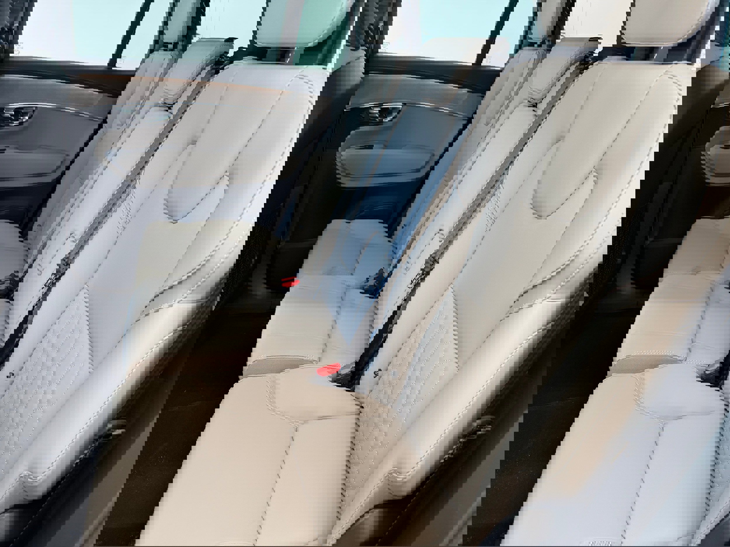 New 2026 Volvo XC90 B6 Plus w/ Protection Package Premier image 23