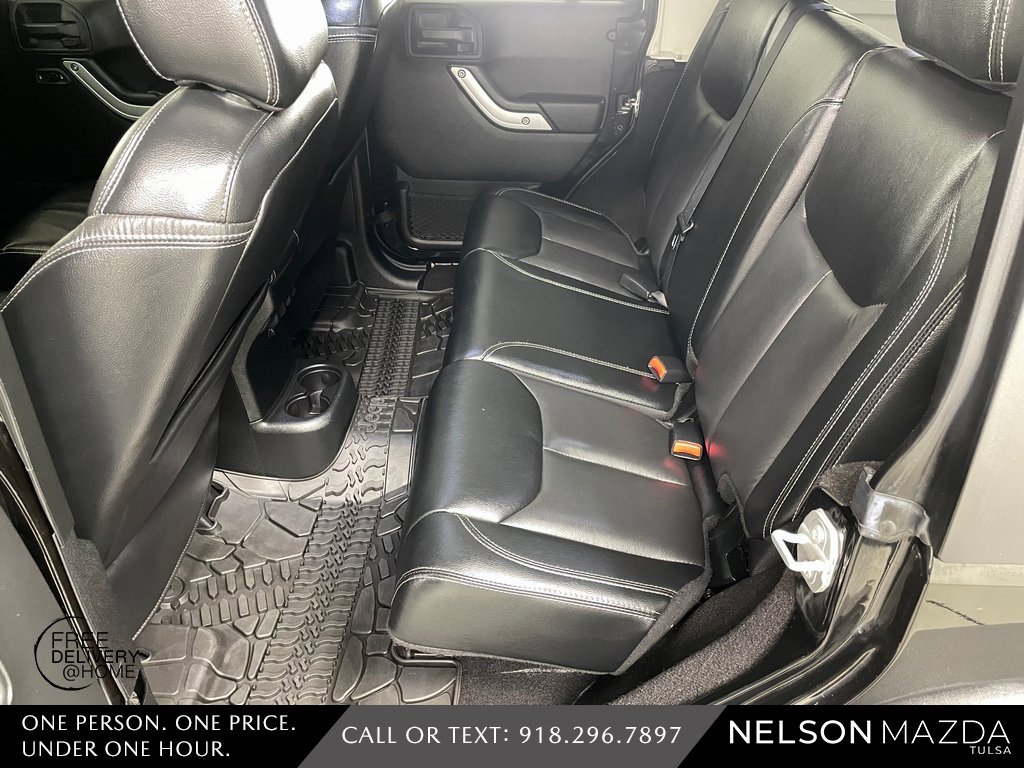 Used 2017 Jeep Wrangler Unlimited Rubicon image 32