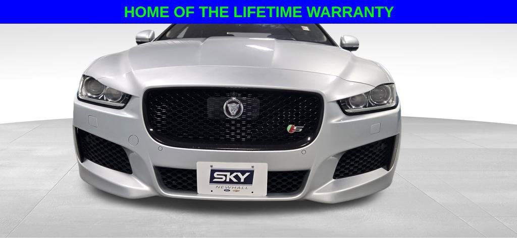 Used 2018 Jaguar XE S image 3
