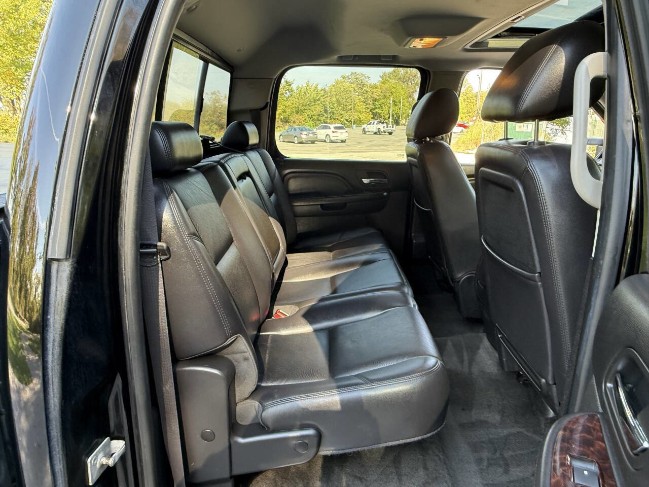 Used 2011 GMC Sierra 2500 Denali w/ Suspension Package, Off-Road image 30