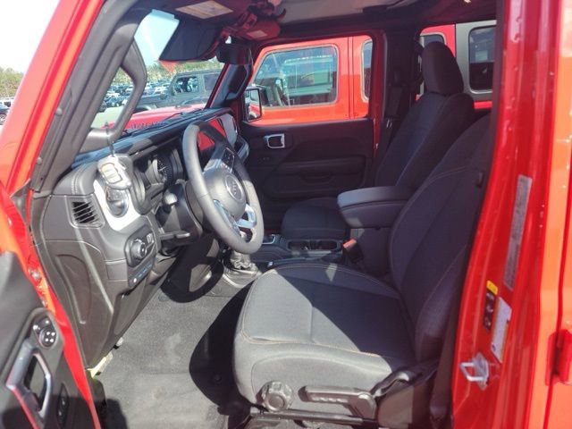 Used 2025 Jeep Wrangler Sahara 4xe image 9