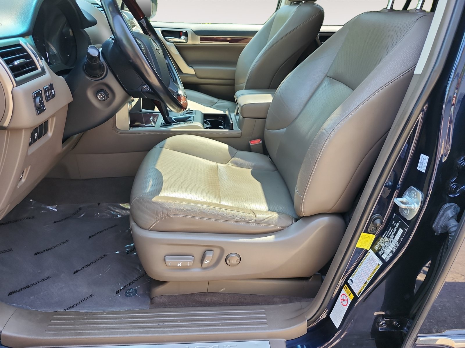 Used 2018 Lexus GX 460 Premium w/ Premium Package AWD/4WD image 9